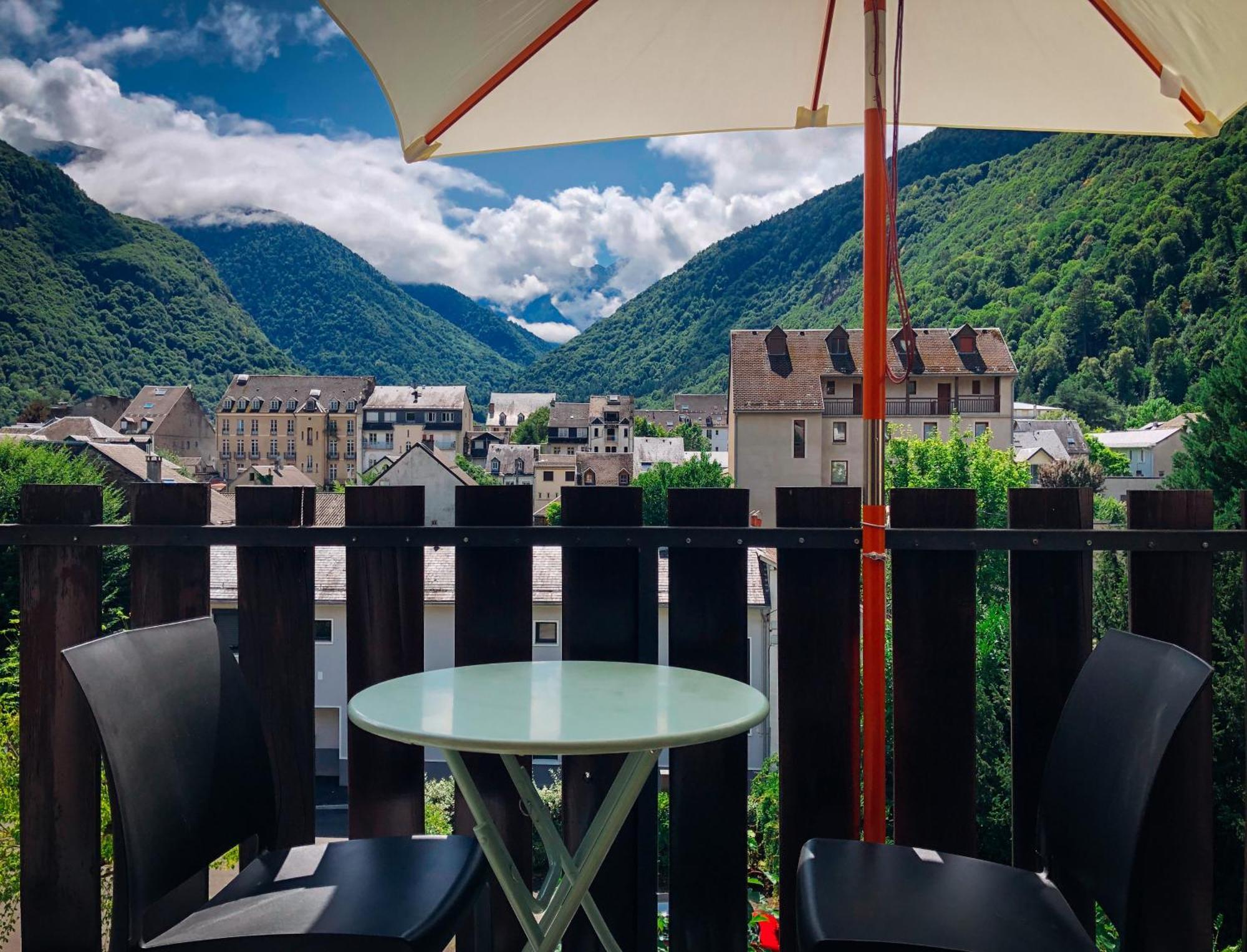 Cano'Py, Charmant 2 Pieces Avec Vue Montagne En Coeur De Ville Bagnères-de-Luchon Esterno foto
